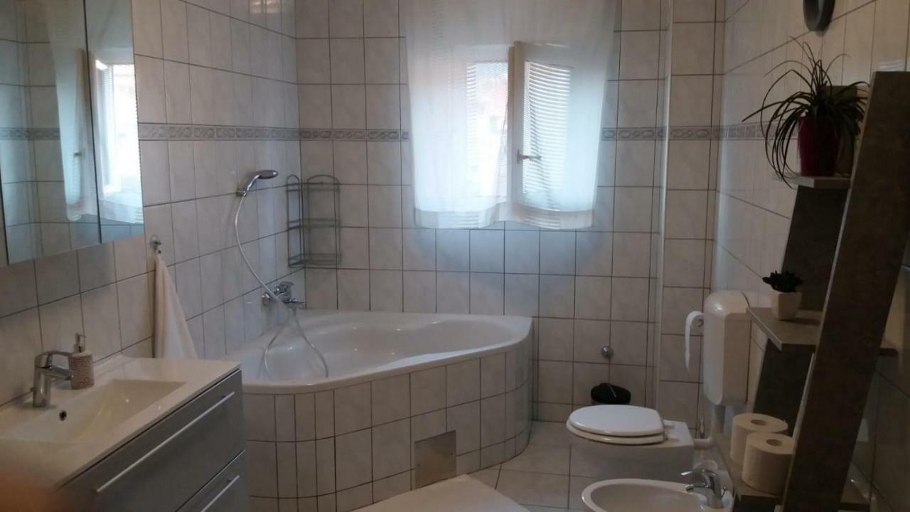 Apartman Teklić Kastela Dış mekan fotoğraf